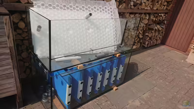 Filterbecken warten auf ihren Einsatz von kellerkind (57)