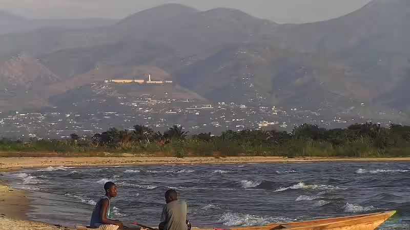 Fischer am Tanganjikasee, am burundischen Ufer. von Didi (3)
