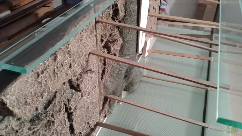 Fixierung und Einkleben der Rückwandmodule von Tom G. (3)