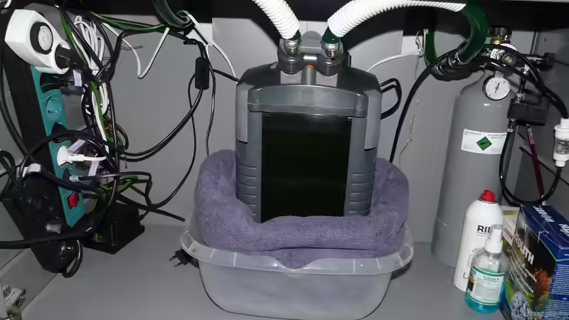 Gesamte Technik im Unterschrank von Zewana (14)