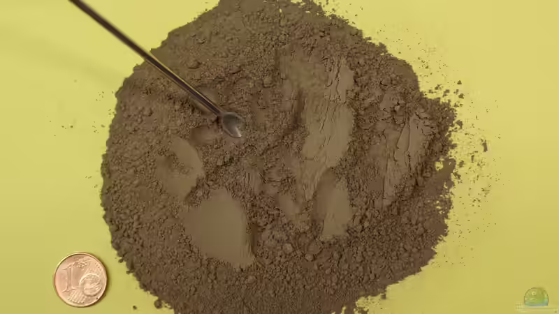 Gesteinsmehl im Garten: Wirkung, Anwendung und Vorteile für Boden, Pflanzen und Umwelt