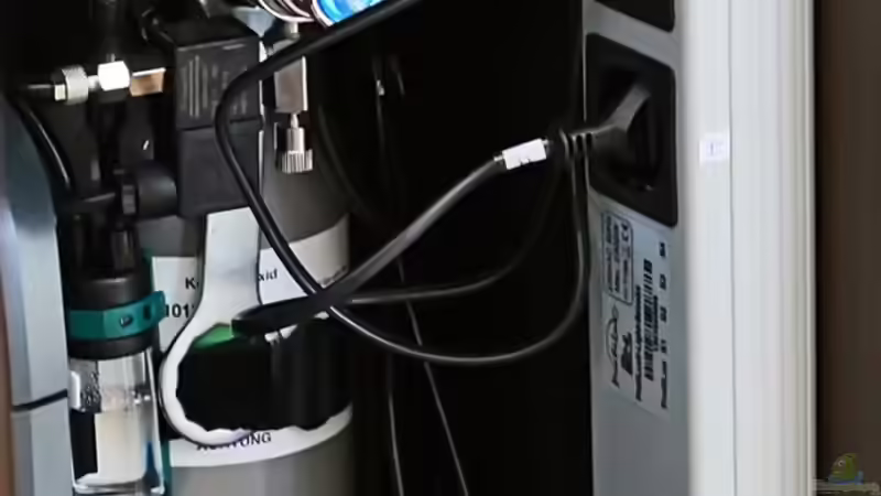 GHL Profilux II Light und Co2 Anlage (2 kg Flasche, Druckminderer, Magnetventil und Blasenzähler) von Dirk F. (18)