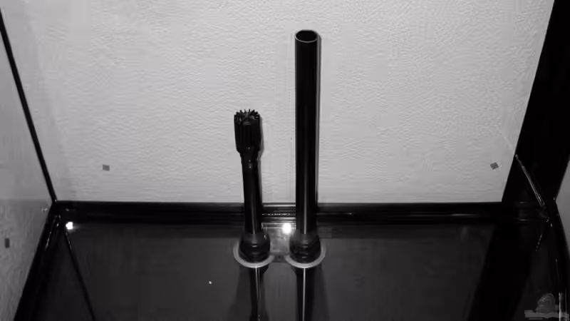 Glasdurchführung für Filterein-/auslass - Seitenflächen vorne mit schwarzer Folie von Harald Götz (24)