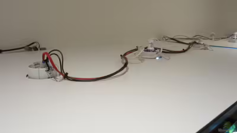 GU5.3 Spots mit Fassung und Verkabelung von Raid_0 (16)