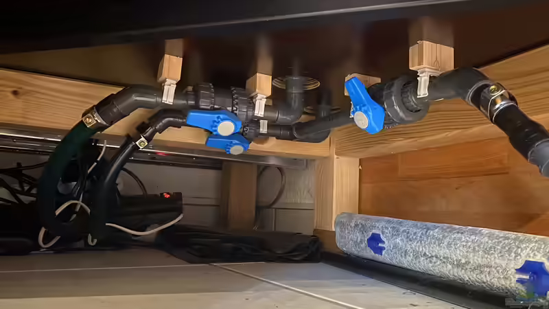 Hauptverrohrung mit drei Hähnen von ehemaliger User (4)