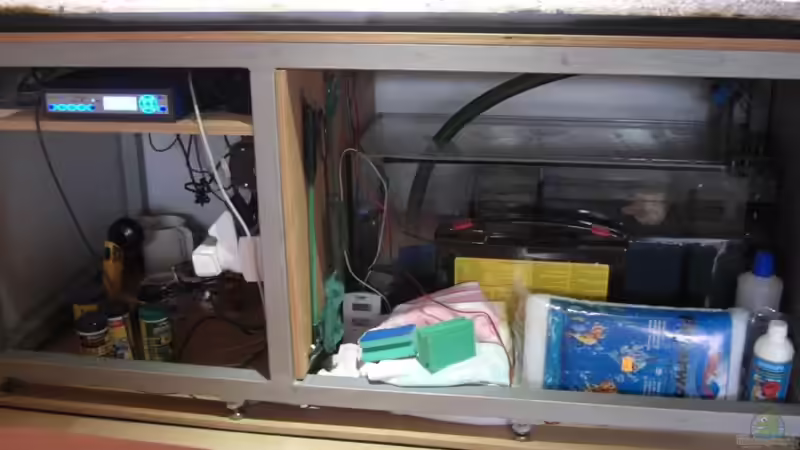 Hier die gesamte Technik im Unterschrank von Matoba (44)