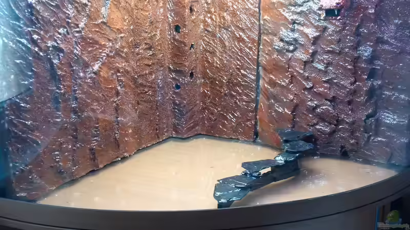 Hier noch die Platten im trockenen Zustand, bevor sie eingeklebt wurden. Alles selbst gebaut auf Grundlage von Styropor, Fliesenkleber und Epox. von Sanyarhu (12)