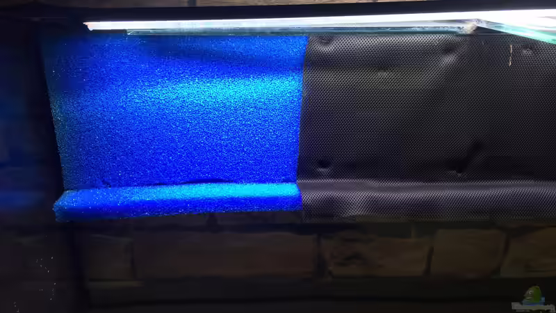 Hinten wurde Filtermatte angeklebt und dann mit Hygrolon bespannt  von Botia (11)