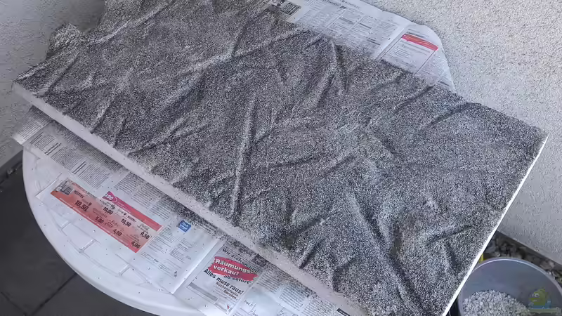 Ich habe die Rückwand jetzt mit Graniteffektspray eingesprüht. von Patrick Scheffer (16)