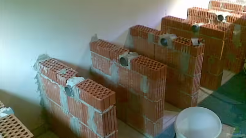 insesamt wurden 7 säulen gmeauert mit schlauchdurchführungen auf die dann das ganze von Bastian Linsenmeier (2)