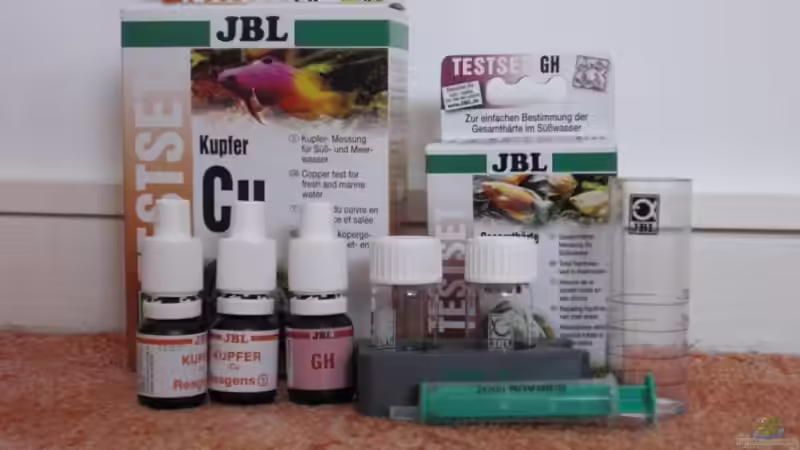 JBL Einzeltest´s für Kupfer und Gesamthärte von Malawi TOM (43)