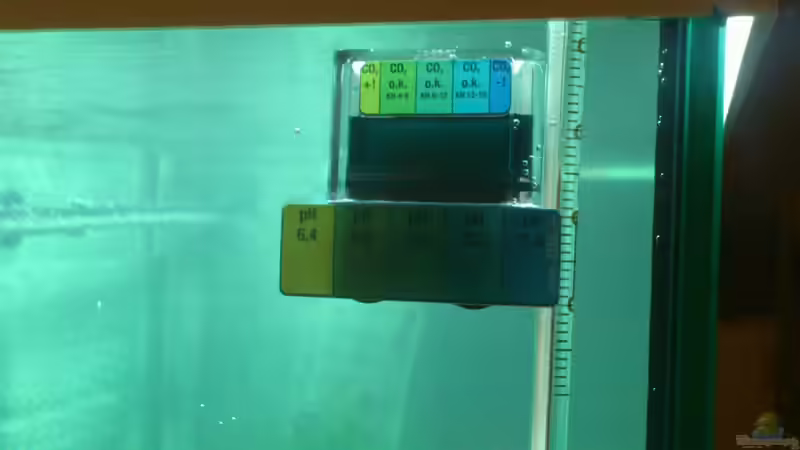 JBL PH u. CO2 Dauertest wie ich finde ein sehr praktisches gute kleine unauffälliges Gerät :) Gleichzeitig CO2 und PH Wert von <---MARCO---> (15)