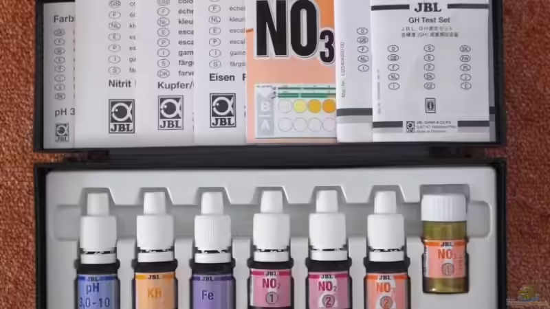 JBL Testkoffer von innen für pH, Fe, KH, NO2 und NO3 von Malawi TOM (44)