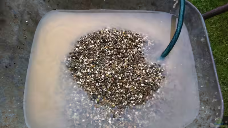 Kieswaschen für große, sieht man sehr schön die Lehmrückstände von Redül (5)