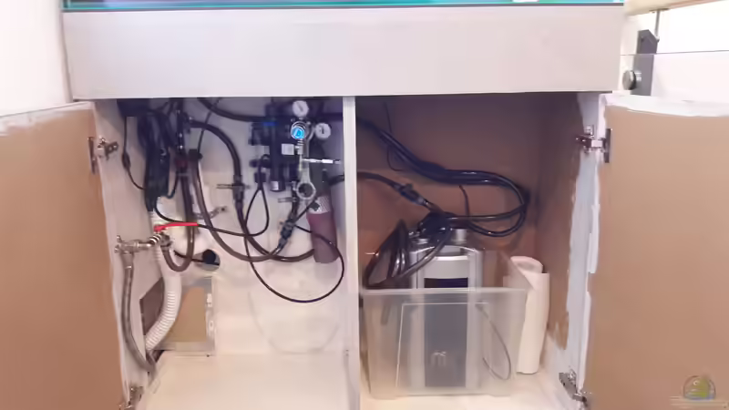 komplette Technik im Unterschrank von Dreadnought (19)