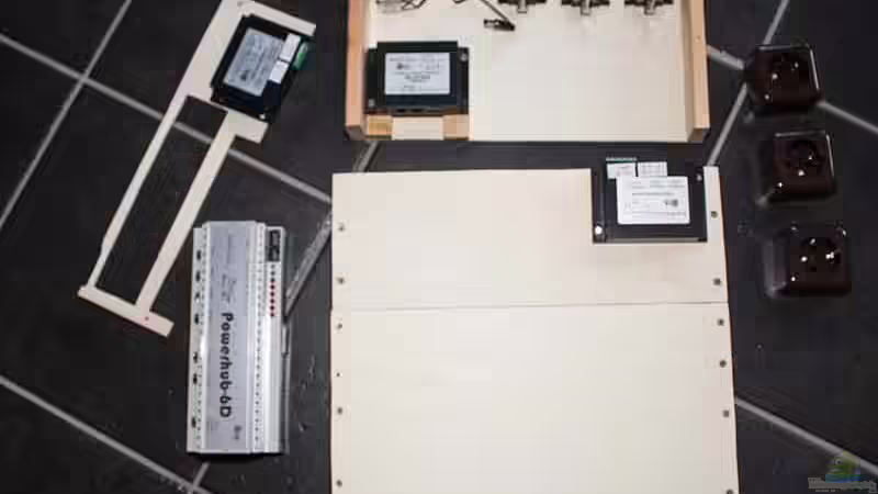 Kompletter Einbau unten im Aquariumschrank ... von AjakAndi (17)