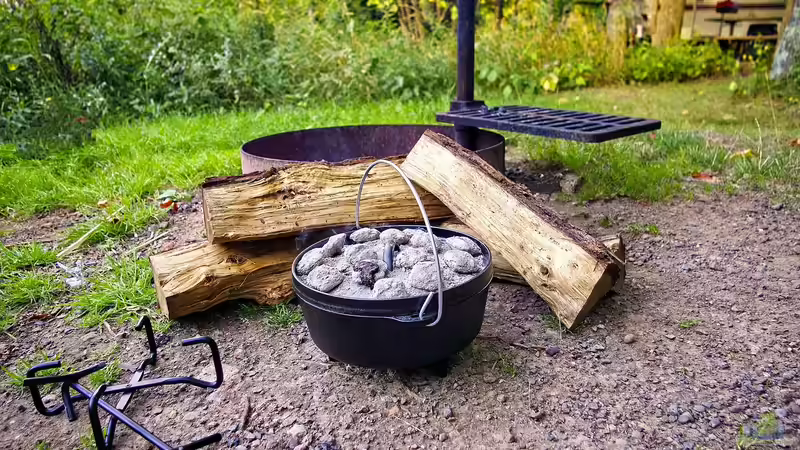 Leckere Rezepte für den Dutch Oven - Genuss aus Gusseisen unter freiem Himmel