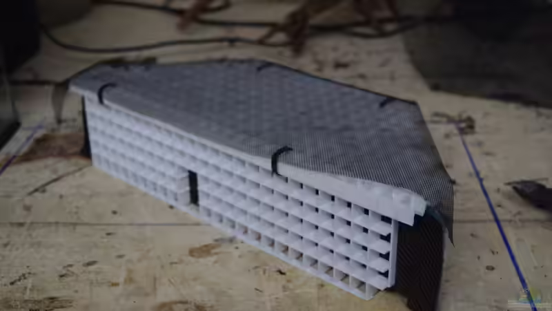 Lichtsteg-Platten-Konstrukt mit Fliegengitter von Junglist (24)