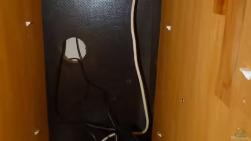 linke Seite des Schranks mit Zeitschaltuhr für Heizung und Licht.Zusätzlich ist von Carsten Peters (22)