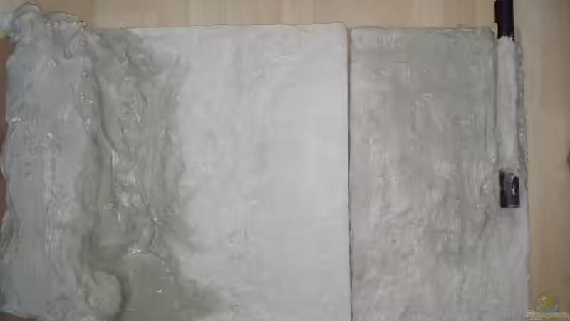 Links: Der ??berlaufschacht.   Rechts: Das Ansaugrohr. von Lance Hardwood (43)