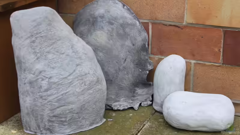 Links: zwei Module, rechts: Styroporhöhlen von Borg (8)