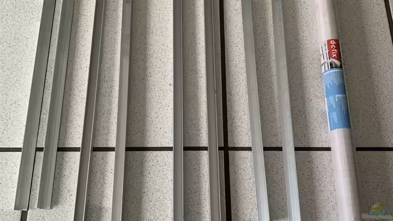 Material der Rückwand Beleuchtung  von Mauri Cangini (17)