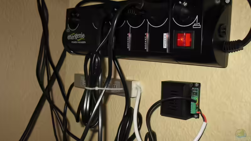 Mehrfachsteckdose, 12V Trafo und LED Controller  von Oliver H. (20)