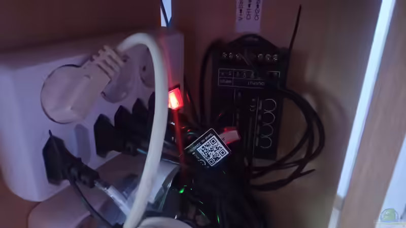 Mehrfachsteckleitse...mit etlichen Geräten dran von Torsten Bullmahn (52)