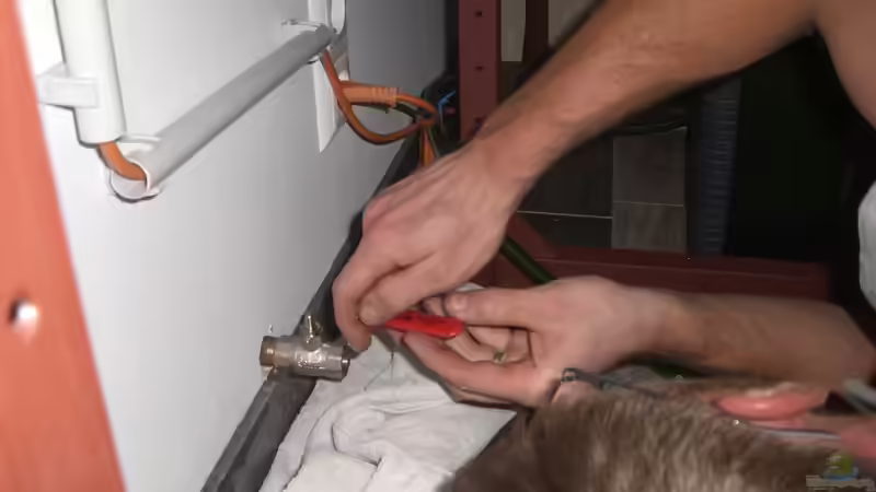 Mein Bruder der Installateur, viel Platz hatte er nicht! von Markus Maier (5)