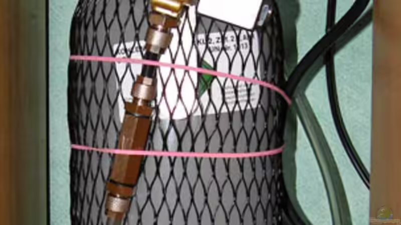 Meine CO2 Anlage mit 2Kg Flasche, Druckminderer, Nachtabschaltung und Rückschlagventil... von schluenkes (11)