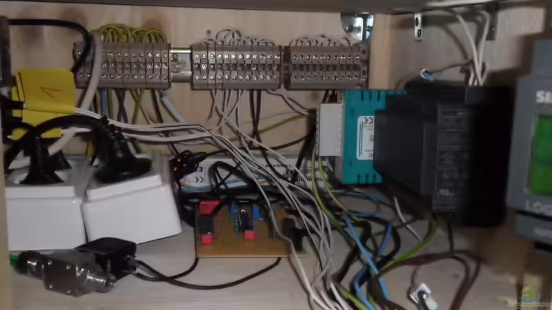 Messumformer, EVG, Spannungsverteiler, Stecker von Sabrina + Michi (10)