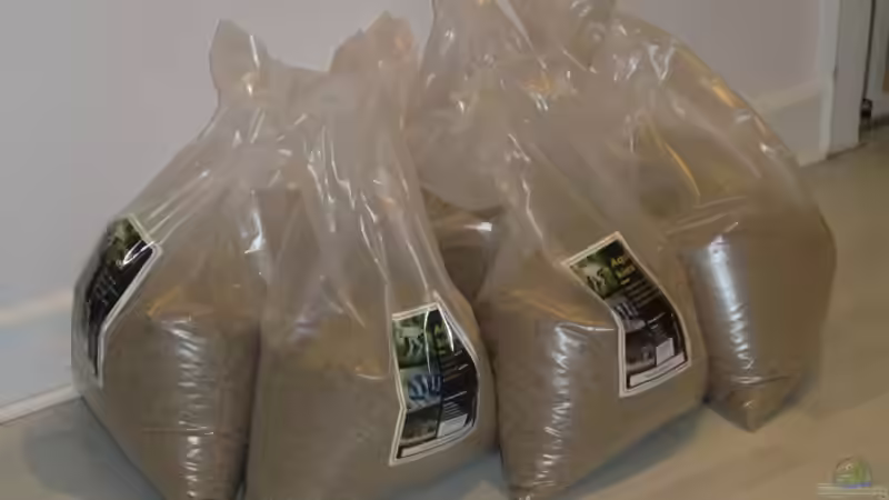 mit kleiner Verzögerung, aber endlich da: der Kies, 105 Kg (Körnung 1 - 2 mm), von Sirko Fricke (10)