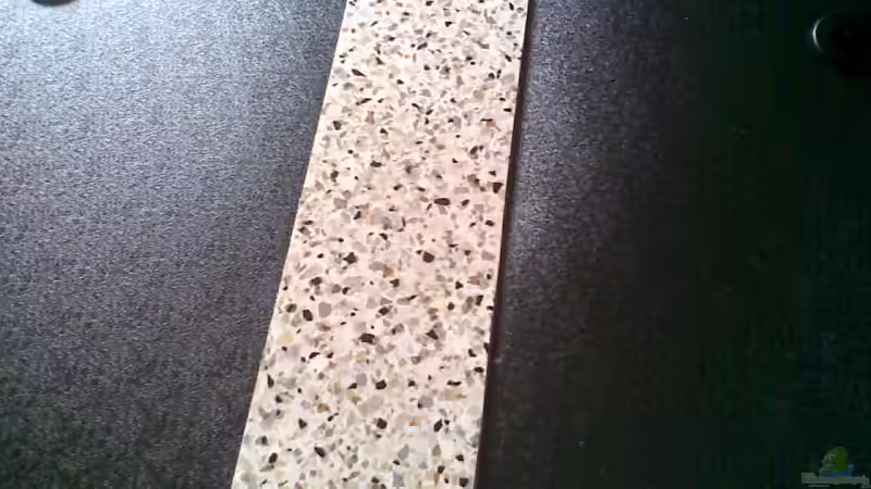 Mittelsteg mit Marmorfolie aufgewertet, die Abdeckplatten wurden mit Kunststofftiefenpflege von Torsten Bullmahn (14)