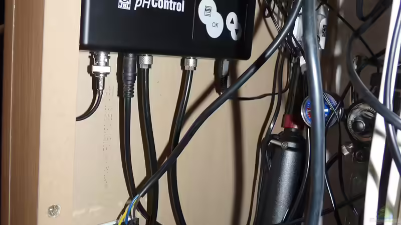 Netzteil für Beleuchtung (unten) ph-Controller (oben) von Ravenclaw57 (33)