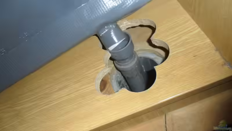 passt...geht eine etage tiefer ins bad von kleines becken (15)