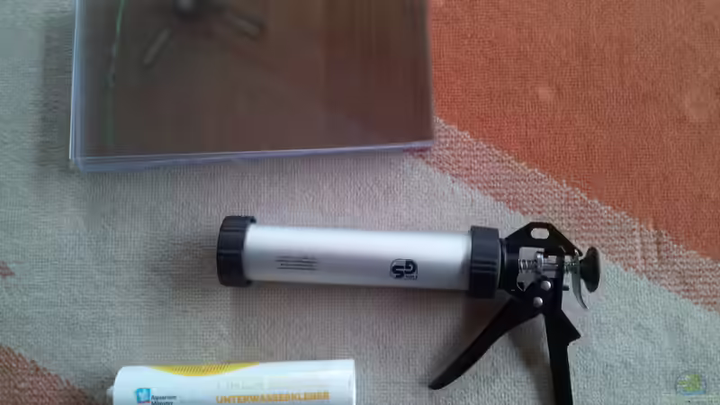 Plexiglas + Orca Kleber von Steffen Klein (7)