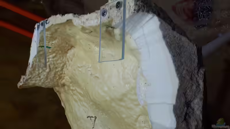 Plexiglas als Klebeflächen - so entsteht 3mm Luft zur Wand von 8 CBM (42)