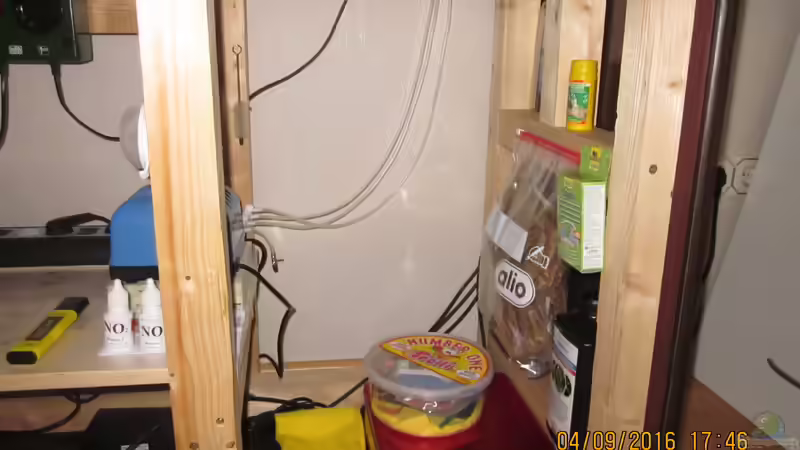 Rechte Seite Unterschrank,Kleinteile,Dünger,Seemandelbaumblätter,Klammern zum Befestigen von Ottche (21)