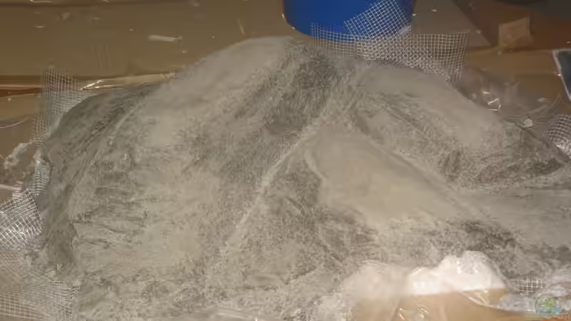 rechter Rückwandfelsen fertig modelliert aus Zement von der Theoretiker (54)