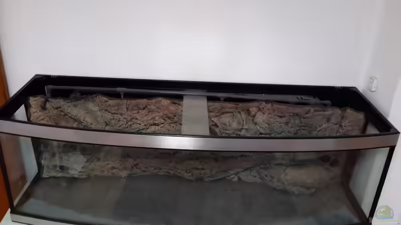 Rechts Pumpe usw., Mitte Filter, links Auslauf  von Afrika NEUlinG (2)