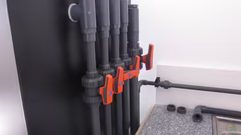 Rückseite der Anschlüsse. Alle mit Kugelhahn und Service-??ffnung. von Holly (6)