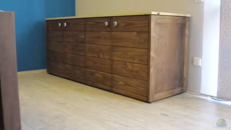 Schrank an Ort und Stelle von Hot (5)