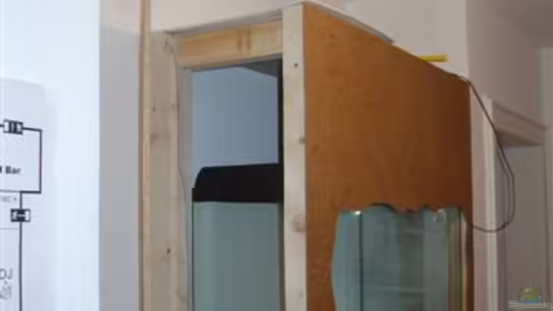 Schrank im Rohbau, Seitentür geöffnet, Unterbau geöffnet von Daniel Kronmüller (4)