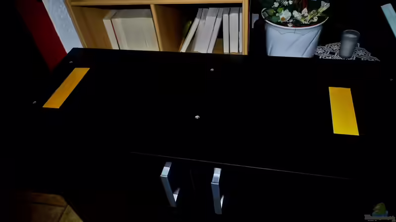 Schrankplatte mit doppelseitigen Klebeband versehen von snooze (3)