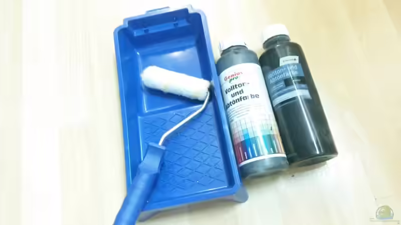 Schwarze Vollton undd Abtönfarbe. links ein Uralter Rest, rechts frisches Material von Beulenkopftyp (14)