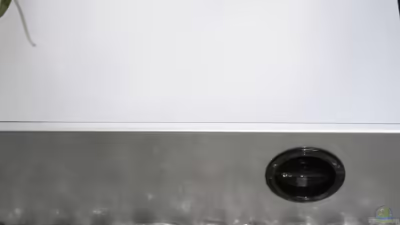 Seitliche ??ffnung für Kabel usw. extra angebracht worden,nur rechte Seite von Florian Bandhauer (63)