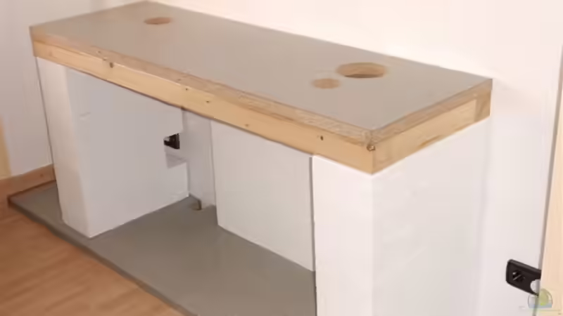 Selbstgebauter Unterschrank aus 3 Ytong Säulen mit 38er Arbeitsplatte und Holzrahmen von Ronny Kretschner (2)