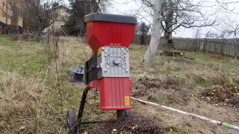 So bekommst du humusreichen Gartenboden