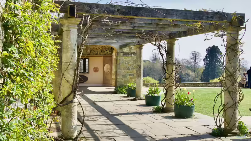Sonnenschutz: So schaffst du Schattenzonen im Garten