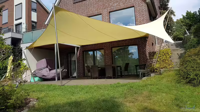 Sonnensegel als stilvoller Sonnenschutz im Garten